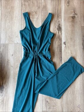 Women's Sleeveless Jumpsuit with Drawstring Waist